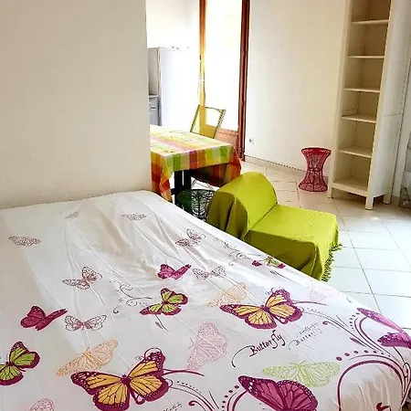 Holiday home Maison Independante Avec Jardin, De 26m2 Equipe Avec Climatisation Reversible *