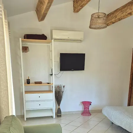 Maison Independante Avec Jardin, De 26m2 Equipe Avec Climatisation Reversible Holiday home Rochegude (Drome)