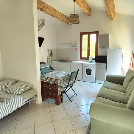Maison Independante Avec Jardin, De 26m2 Equipe Avec Climatisation Reversible